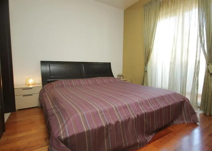 Apartment By The Sea - 8671